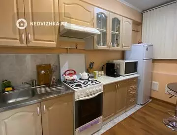 3-комнатная квартира, этаж 1 из 9, 75 м², на длительный срок