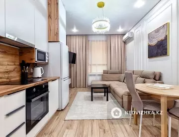 2-комнатная квартира, этаж 8 из 9, 45 м², по часам