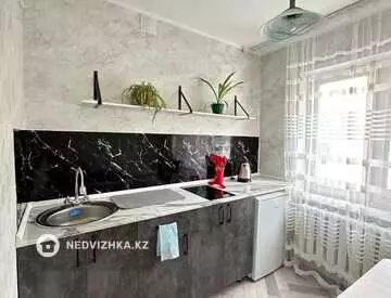 2-комнатная квартира, этаж 1 из 5, 45 м², посуточно