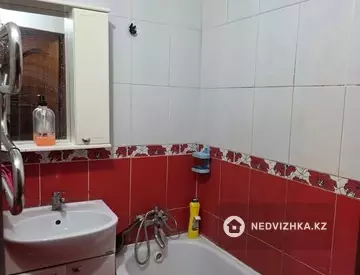 4-комнатная квартира, этаж 1 из 5, 62 м², на длительный срок