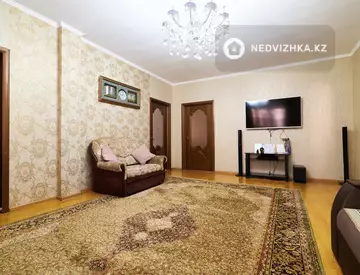 4-комнатная квартира, этаж 4 из 23, 122 м²