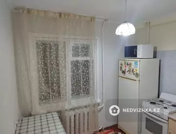 2-комнатная квартира, этаж 3 из 5, 37 м²