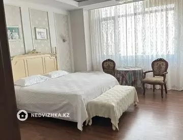 5-комнатная квартира, этаж 22 из 31, 212 м²