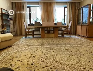 4-комнатная квартира, этаж 2 из 5, 197 м²