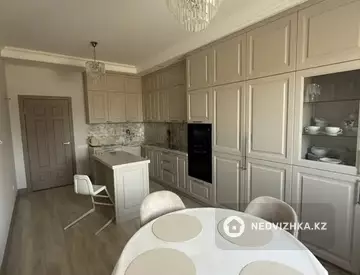 5-комнатная квартира, этаж 4 из 14, 123 м²