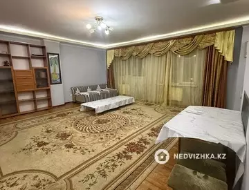 3-комнатная квартира, этаж 3 из 10, 82 м²