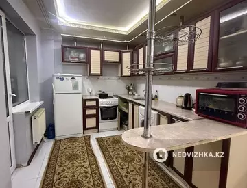 3-комнатная квартира, этаж 3 из 10, 82 м²