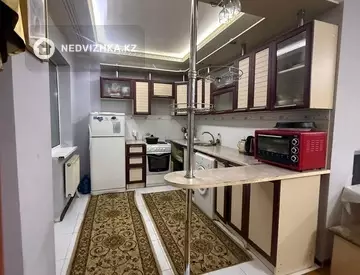 3-комнатная квартира, этаж 3 из 10, 82 м²