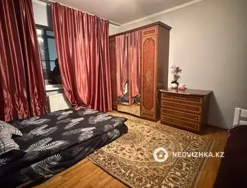 3-комнатная квартира, этаж 3 из 10, 82 м²