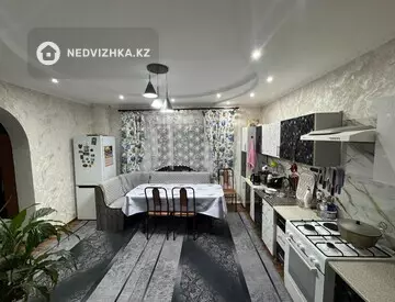 4-комнатный дом, 3.5 соток, 180 м²