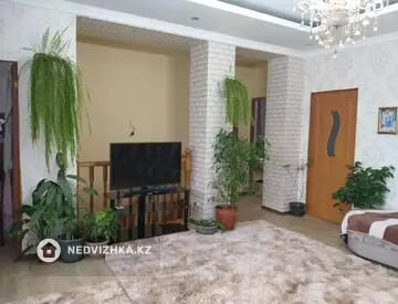 4-комнатный дом, 3.5 соток, 180 м²