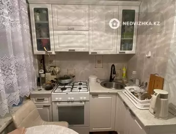 2-комнатная квартира, этаж 3 из 5, 44 м²