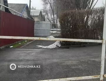 4-комнатная часть дома, 1 соток, 185 м², На длительный срок