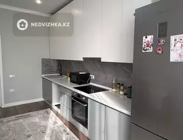 4-комнатная квартира, этаж 5 из 20, 100 м²