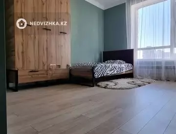 5-комнатная квартира, этаж 9 из 10, 140 м²