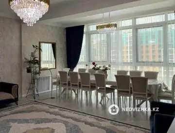 4-комнатная квартира, этаж 5 из 12, 128 м²