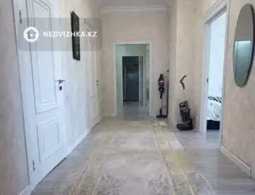 4-комнатная квартира, этаж 5 из 12, 128 м²