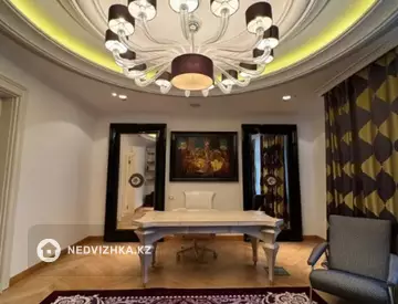 5-комнатная квартира, этаж 2 из 4, 444 м²