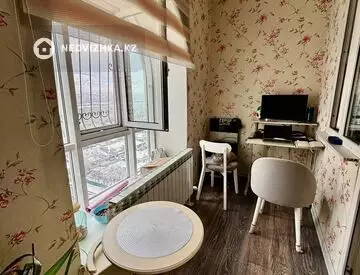 4-комнатная квартира, этаж 14 из 18, 142 м²