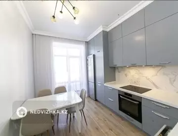 3-комнатная квартира, этаж 10 из 10, 90 м²