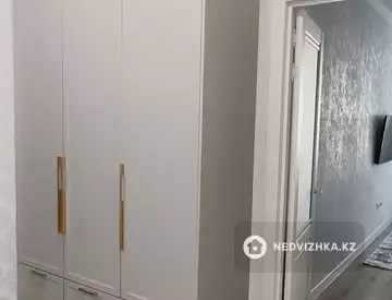 2-комнатная квартира, этаж 8 из 17, 48 м²