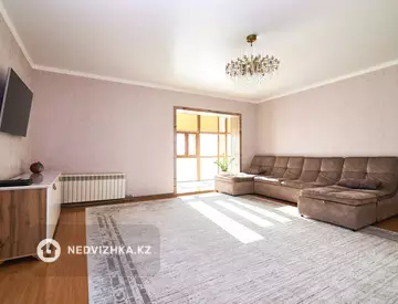 3-комнатная квартира, этаж 25 из 28, 168 м²