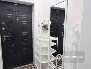 4-комнатная квартира, этаж 2 из 9, 107 м²