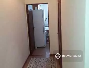 3-комнатная квартира, этаж 2 из 5, 76 м², на длительный срок