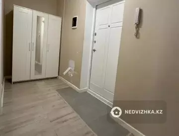 1-комнатная квартира, этаж 20 из 24, 36 м²