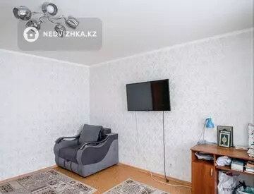 2-комнатная квартира, этаж 3 из 9, 60 м²