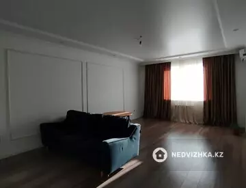 4-комнатная квартира, этаж 8 из 10, 124 м²