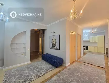 5-комнатная квартира, этаж 6 из 18, 176 м²
