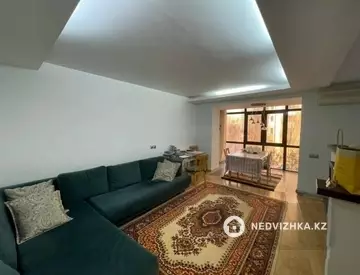 4-комнатная квартира, этаж 4 из 5, 80 м²
