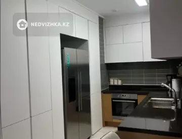 3-комнатная квартира, этаж 8 из 21, 75 м²