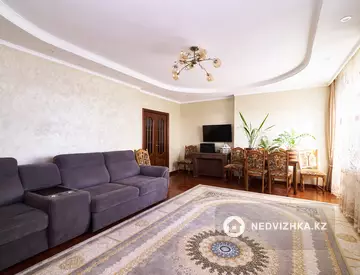 4-комнатная квартира, этаж 9 из 14, 138 м²