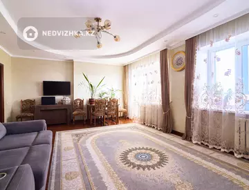4-комнатная квартира, этаж 9 из 14, 138 м²