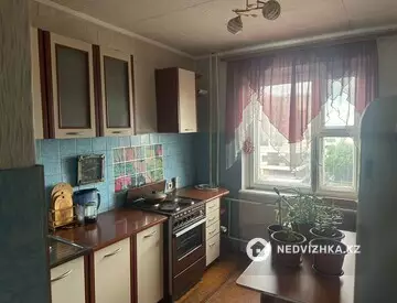 3-комнатная квартира, этаж 6 из 10, 64 м²