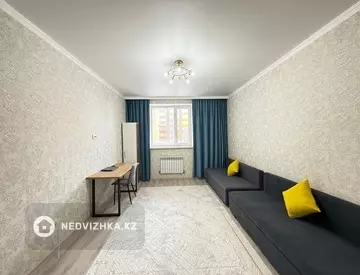 1-комнатная квартира, этаж 3 из 10, 38 м²