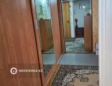 4-комнатная квартира, этаж 2 из 5, 60 м²