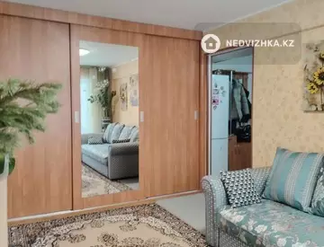 4-комнатная квартира, этаж 2 из 5, 60 м²