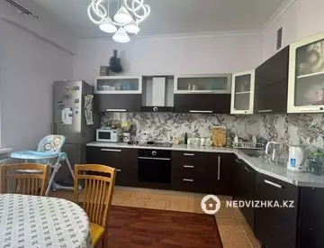 3-комнатная квартира, этаж 8 из 10, 98 м²