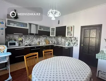 3-комнатная квартира, этаж 8 из 10, 98 м²