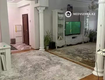 3-комнатная квартира, этаж 3 из 12, 118 м²