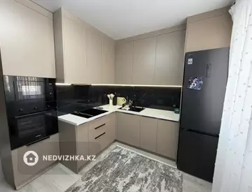 3-комнатная квартира, этаж 1 из 10, 72 м²