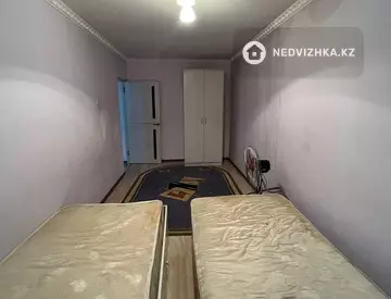 2-комнатная квартира, этаж 2 из 5, 52 м², На длительный срок