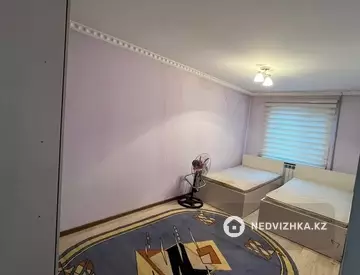 2-комнатная квартира, этаж 2 из 5, 52 м², На длительный срок