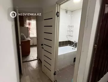 2-комнатная квартира, этаж 2 из 5, 52 м², На длительный срок