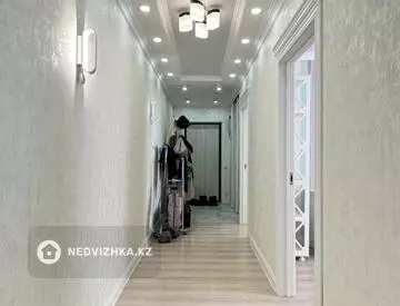 3-комнатная квартира, этаж 4 из 12, 82 м²