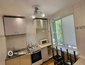 3-комнатная квартира, этаж 4 из 4, 60 м²