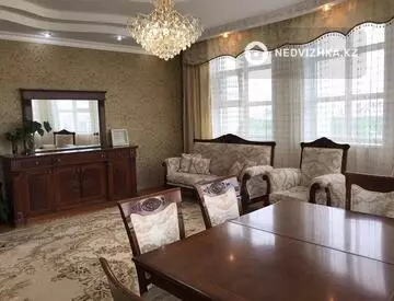3-комнатная квартира, этаж 7 из 10, 95 м², На длительный срок